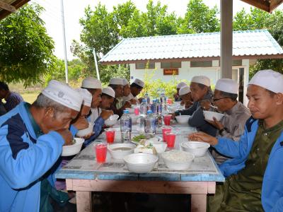 กิจกรรมมอบศุนย์ประสานงาน ศาสนา ประเพณี วัฒนธรรม ตำบลลุโบะบือซา