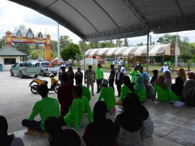 สำนักงานขนส่งนราธิวาสมาให้ความรุูด้านกฎจารจรบนท้องถนน