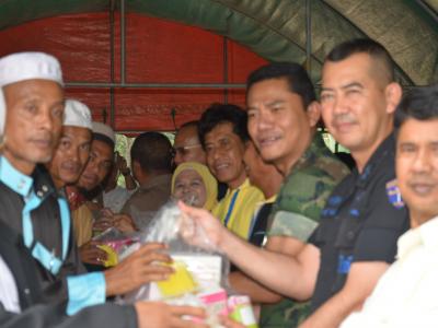 ต้อนรับรองผู้ว่าราชการจังหวัดนราธิวาส บ้านกำปงปีแซ