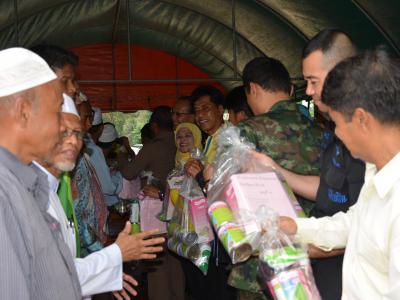 ต้อนรับรองผู้ว่าราชการจังหวัดนราธิวาส บ้านกำปงปีแซ