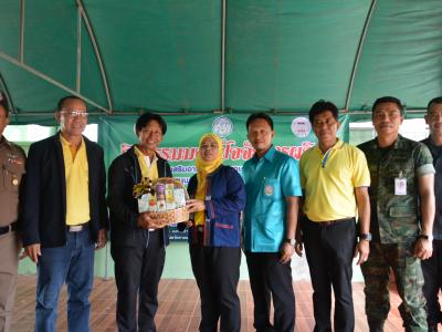 ต้อนรับรองผู้ว่าราชการจังหวัดนราธิวาส บ้านกำปงปีแซ