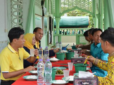 ต้อนรับรองผู้ว่าราชการจังหวัดนราธิวาส บ้านกำปงปีแซ