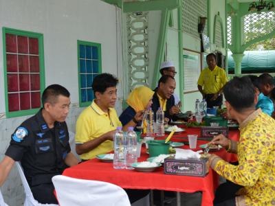 ต้อนรับรองผู้ว่าราชการจังหวัดนราธิวาส บ้านกำปงปีแซ
