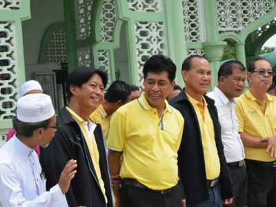 ต้อนรับรองผู้ว่าราชการจังหวัดนราธิวาส บ้านกำปงปีแซ