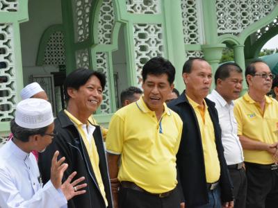 ต้อนรับรองผู้ว่าราชการจังหวัดนราธิวาส บ้านกำปงปีแซ