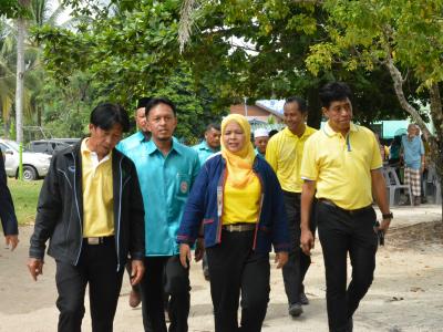 ต้อนรับรองผู้ว่าราชการจังหวัดนราธิวาส บ้านกำปงปีแซ