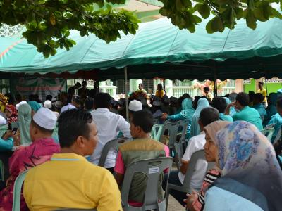 ต้อนรับรองผู้ว่าราชการจังหวัดนราธิวาส บ้านกำปงปีแซ
