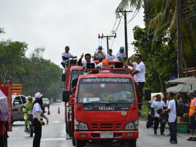 กิจกรรมล้างถนนกับบริษัทศรีตรังร่วมกับ อบต.