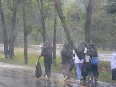 กิจกรรมล้างถนนกับบริษัทศรีตรังร่วมกับ อบต.