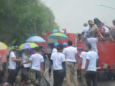 กิจกรรมล้างถนนกับบริษัทศรีตรังร่วมกับ อบต.