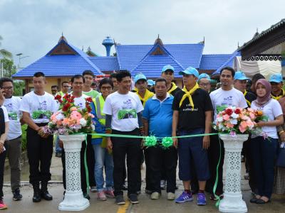 กิจกรรมล้างถนนกับบริษัทศรีตรังร่วมกับ อบต.