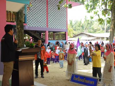 นายกประธานเปิดกิจกรรมกีฬาสีภายในโรงเรียนบ้านกาแร