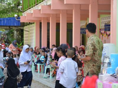 นายกเป็นประธานพิธีเปิดกิจกรรมงานวันเด็กโรงเรียนบ้านลุโบะดาโต๊ะ