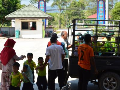 โรงเรียนอิสลามวิทยานุสรณ์ มาทัศนศึกษาดูงานอบต.ลโบะบือซา