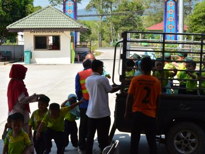 โรงเรียนอิสลามวิทยานุสรณ์ มาทัศนศึกษาดูงานอบต.ลโบะบือซา