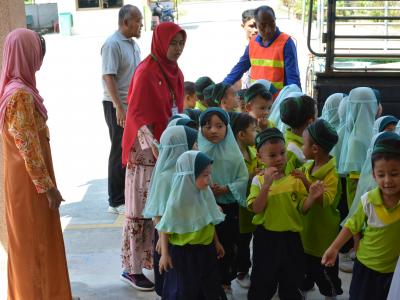 โรงเรียนอิสลามวิทยานุสรณ์ มาทัศนศึกษาดูงานอบต.ลโบะบือซา