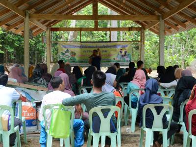 โครงการอบรมความรู้แก่เกษตร ตามแนวคิดปรัชญาเศรษฐกิจพอเพียง