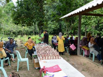 โครงการอบรมความรู้แก่เกษตร ตามแนวคิดปรัชญาเศรษฐกิจพอเพียง