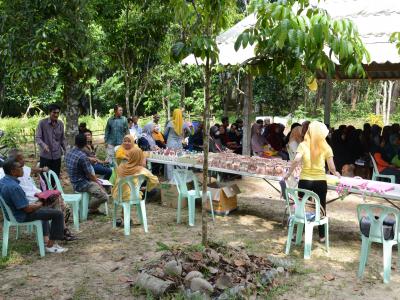 โครงการอบรมความรู้แก่เกษตร ตามแนวคิดปรัชญาเศรษฐกิจพอเพียง