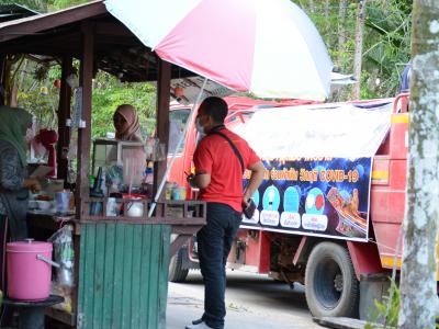 ลงประชาสัมพันธ์โรคโควิด19 ในพื้นที่ตำบลลุโบะบือซา