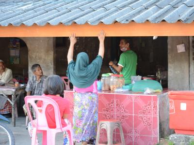 ลงประชาสัมพันธ์โรคโควิด19 ในพื้นที่ตำบลลุโบะบือซา
