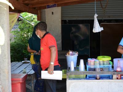 ลงประชาสัมพันธ์โรคโควิด19 ในพื้นที่ตำบลลุโบะบือซา