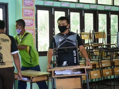 ทำความสะอาดศูนย์กักกันประจำตำบลลุโบะบือซา