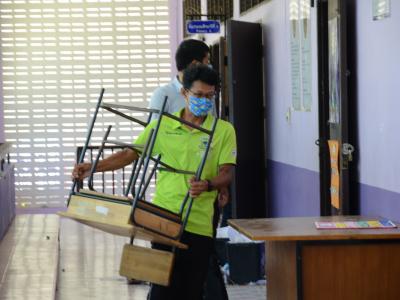 ทำความสะอาดศูนย์กักกันประจำตำบลลุโบะบือซา