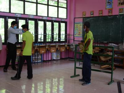 ทำความสะอาดศูนย์กักกันประจำตำบลลุโบะบือซา