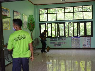 ทำความสะอาดศูนย์กักกันประจำตำบลลุโบะบือซา