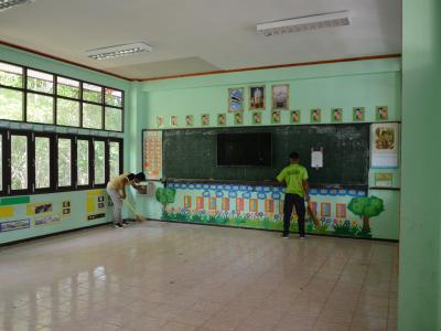 ทำความสะอาดศูนย์กักกันประจำตำบลลุโบะบือซา
