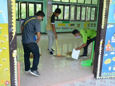 ทำความสะอาดศูนย์กักกันประจำตำบลลุโบะบือซา