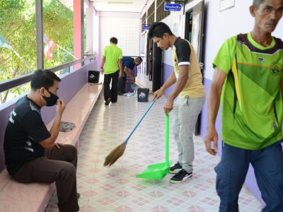 ทำความสะอาดศูนย์กักกันประจำตำบลลุโบะบือซา