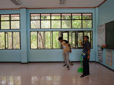 ทำความสะอาดศูนย์กักกันประจำตำบลลุโบะบือซา