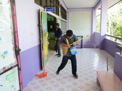 ทำความสะอาดศูนย์กักกันประจำตำบลลุโบะบือซา