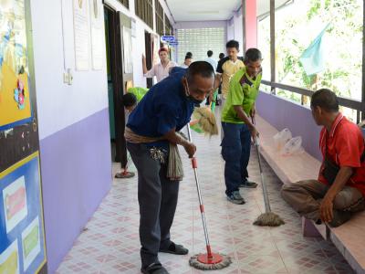 ทำความสะอาดศูนย์กักกันประจำตำบลลุโบะบือซา