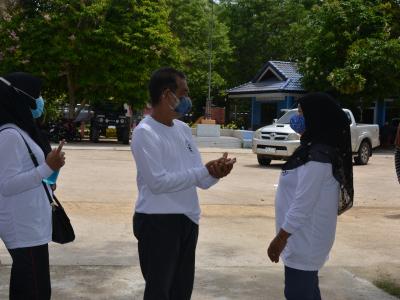 รองผู้ว่าราชการจังหวัดนราธิวาส มาปิดศูนย์กักกันตำบลลุโบะบือซา