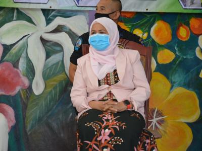 รองผู้ว่าราชการจังหวัดนราธิวาส มาปิดศูนย์กักกันตำบลลุโบะบือซา