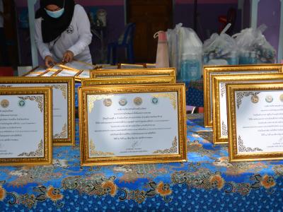 รองผู้ว่าราชการจังหวัดนราธิวาส มาปิดศูนย์กักกันตำบลลุโบะบือซา