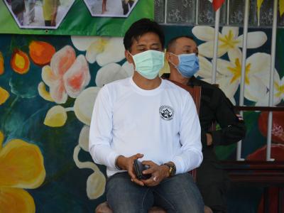 รองผู้ว่าราชการจังหวัดนราธิวาส มาปิดศูนย์กักกันตำบลลุโบะบือซา