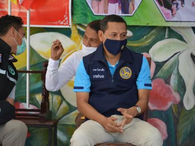รองผู้ว่าราชการจังหวัดนราธิวาส มาปิดศูนย์กักกันตำบลลุโบะบือซา