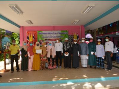 รองผู้ว่าราชการจังหวัดนราธิวาส มาปิดศูนย์กักกันตำบลลุโบะบือซา