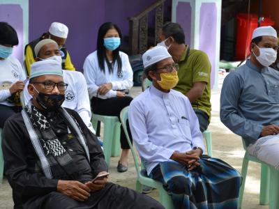 รองผู้ว่าราชการจังหวัดนราธิวาส มาปิดศูนย์กักกันตำบลลุโบะบือซา