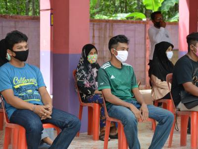 รองผู้ว่าราชการจังหวัดนราธิวาส มาปิดศูนย์กักกันตำบลลุโบะบือซา