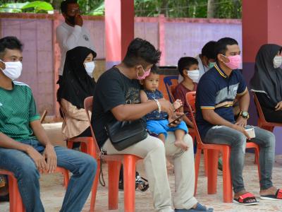 รองผู้ว่าราชการจังหวัดนราธิวาส มาปิดศูนย์กักกันตำบลลุโบะบือซา