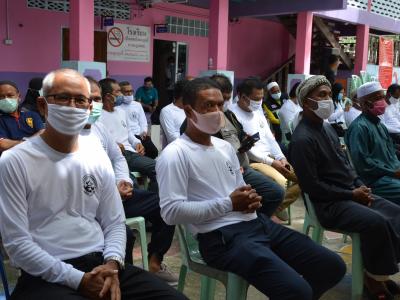 รองผู้ว่าราชการจังหวัดนราธิวาส มาปิดศูนย์กักกันตำบลลุโบะบือซา