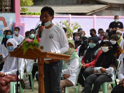 รองผู้ว่าราชการจังหวัดนราธิวาส มาปิดศูนย์กักกันตำบลลุโบะบือซา