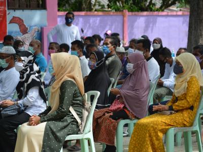 รองผู้ว่าราชการจังหวัดนราธิวาส มาปิดศูนย์กักกันตำบลลุโบะบือซา