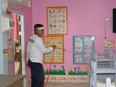 กิจกรรมทำความสะอาดศูนย์กักกันประจำตำบลลุโบะบือซา(โรงเรียนบ้านกาแ