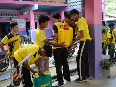 กิจกรรมทำความสะอาดศูนย์กักกันประจำตำบลลุโบะบือซา(โรงเรียนบ้านกาแ